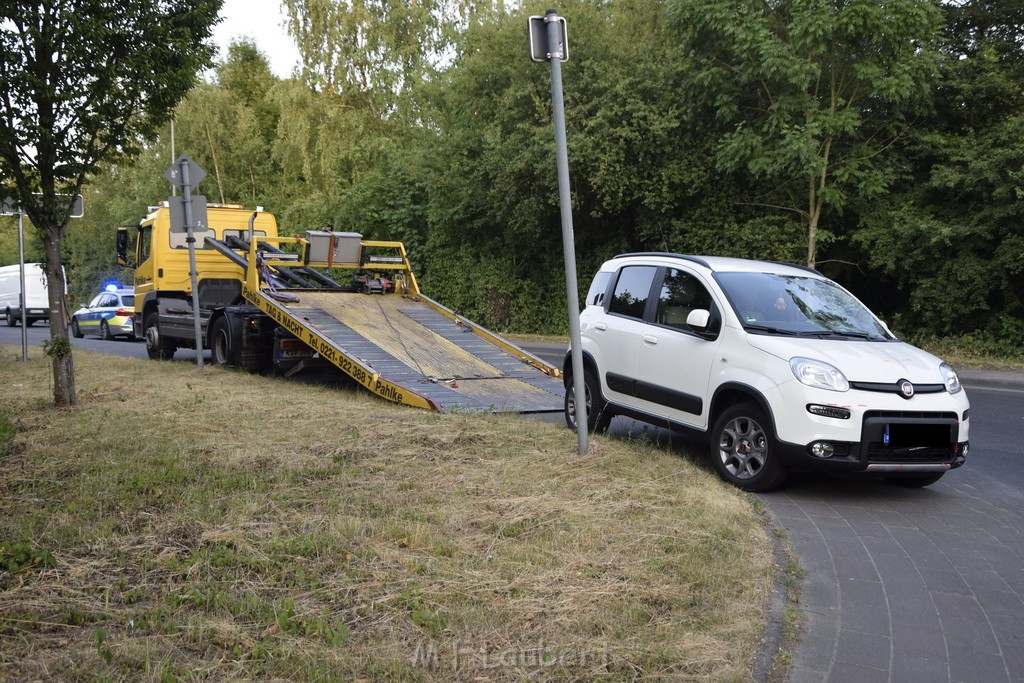 VU PKW Rad Koeln Porz Gremberghoven Alter Deutzer Postweg Josef Lindner Weg P36.JPG - Miklos Laubert